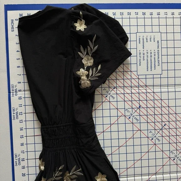 Elie Tahari Tiered Embroidered Maxi Dress Black Gold Floral 6 Smocked - Picture 9 of 11